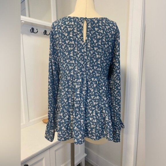 Maurices pheasant style blouse EUC - Picture 2 of 5